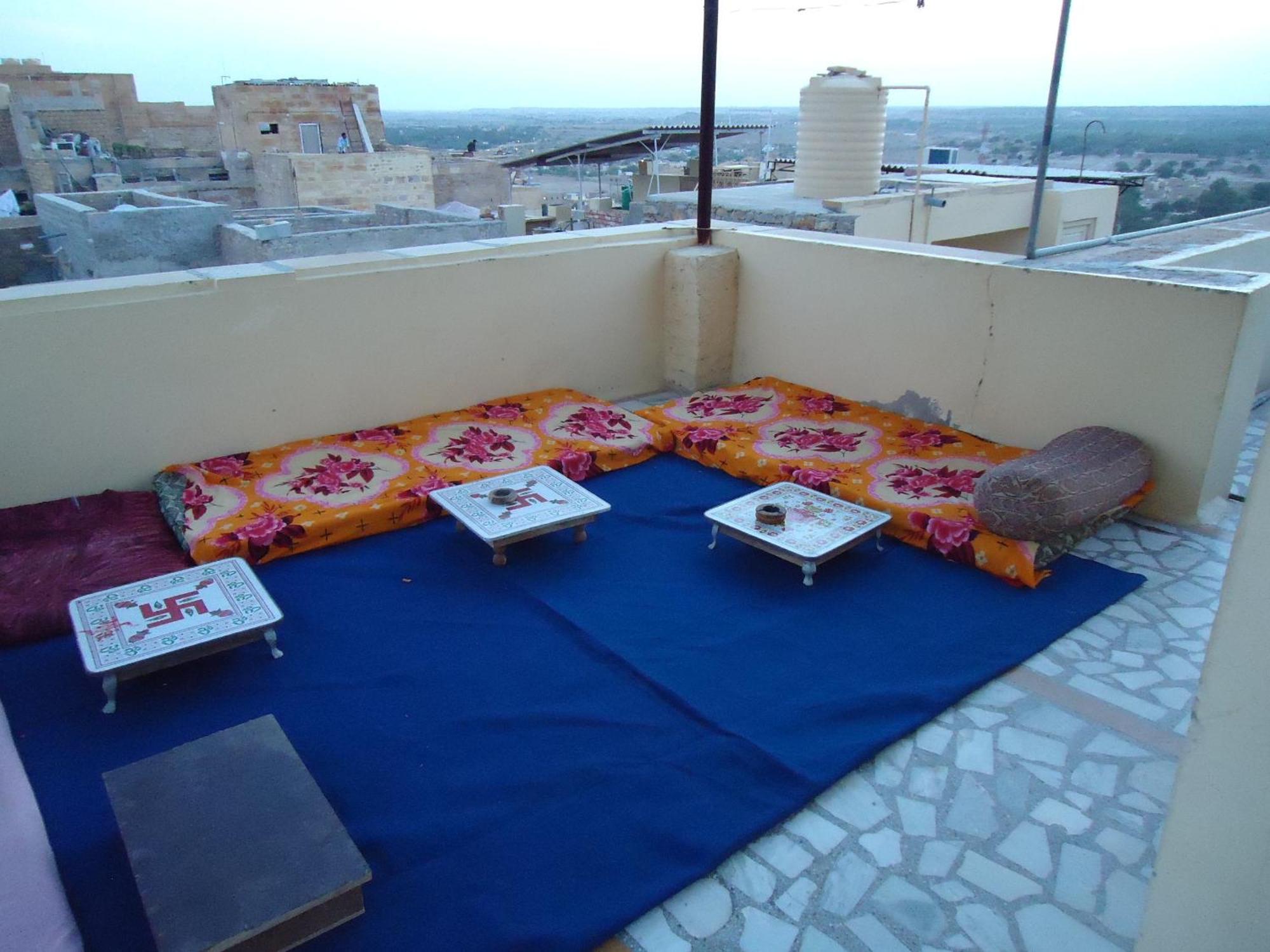 Ganesh Guest House Джайсалмер Экстерьер фото